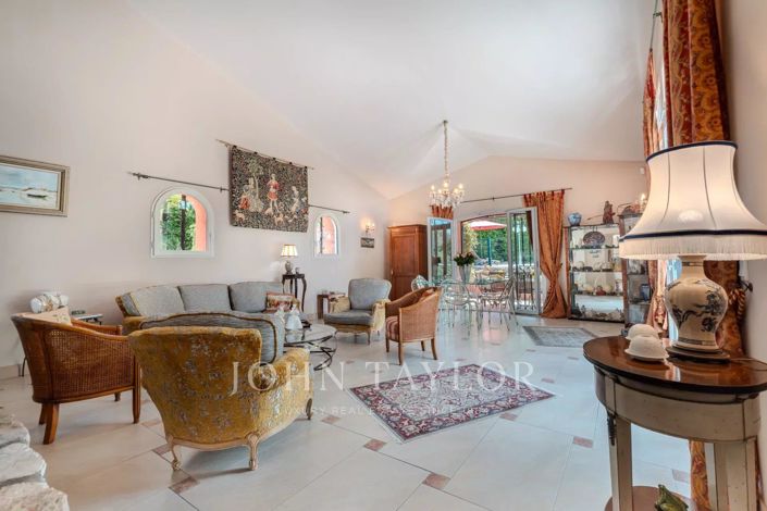 Image No.2-Maison de 5 chambres à vendre à Roquefort-les-Pins