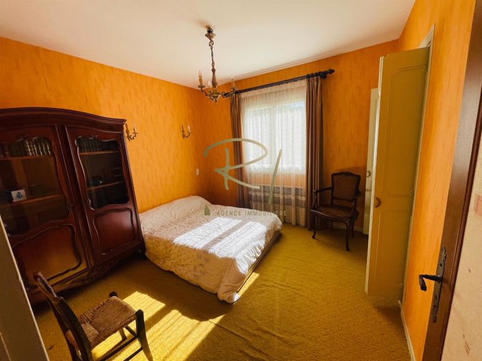 Image No.5-5 Bed House for sale