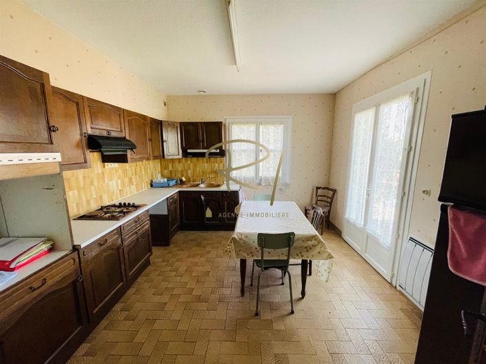 Image No.6-5 Bed House for sale