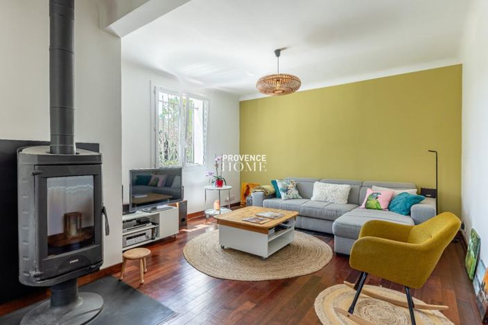 Image No.6-5 Bed House for sale