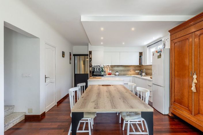 Image No.7-5 Bed House for sale