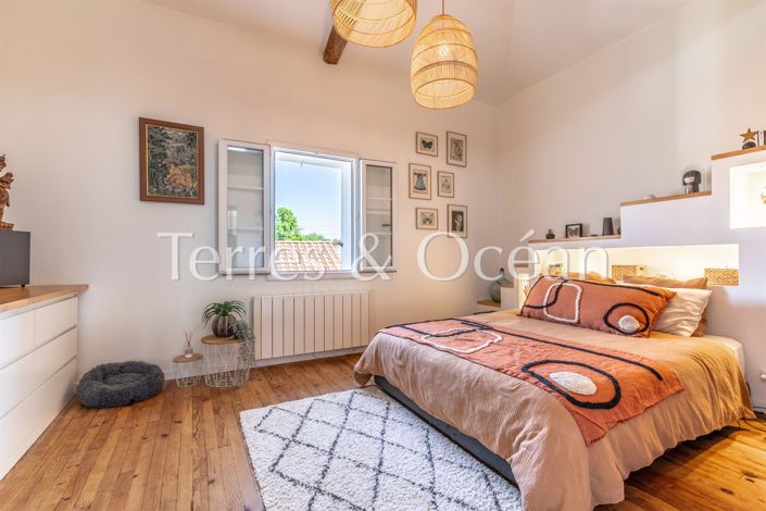 Image No.11-7 Bed House for sale