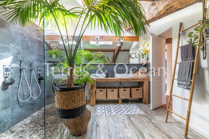 Image No.15-7 Bed House for sale