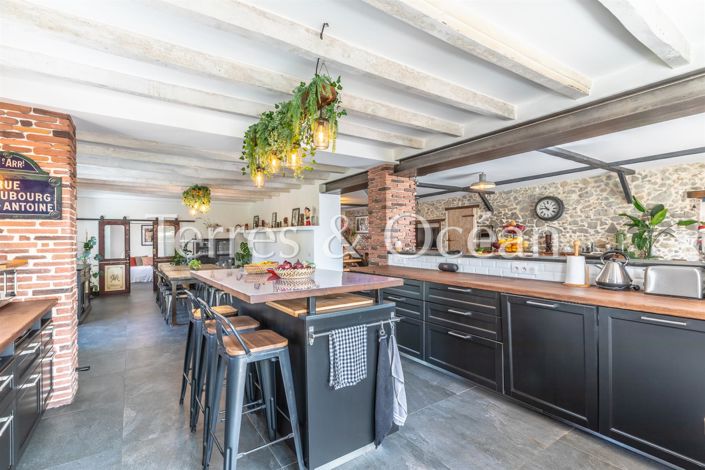 Image No.4-7 Bed House for sale