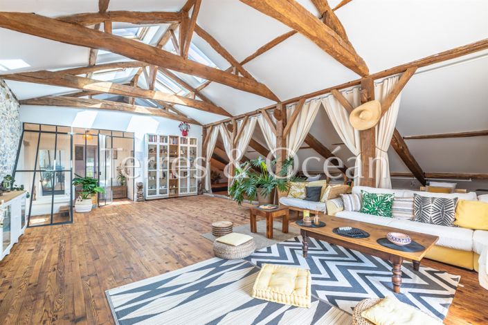 Image No.9-7 Bed House for sale