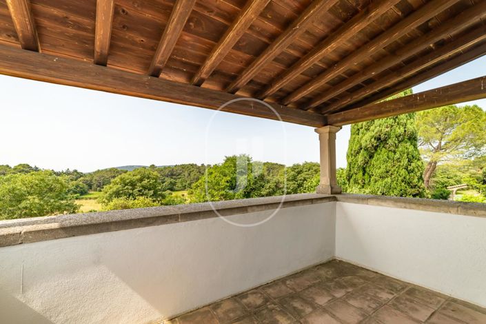 Image No.11-6 Bed House for sale