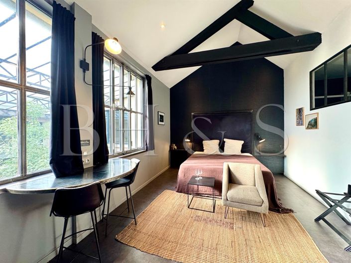 Image No.11-8 Bed Property for sale