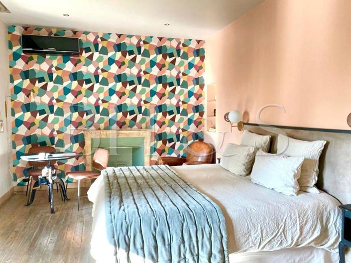 Image No.5-8 Bed Property for sale