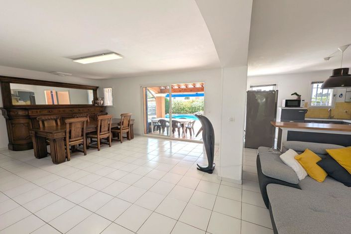 Image No.10-4 Bed House for sale