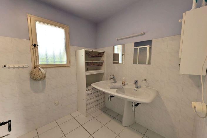 Image No.14-4 Bed House for sale