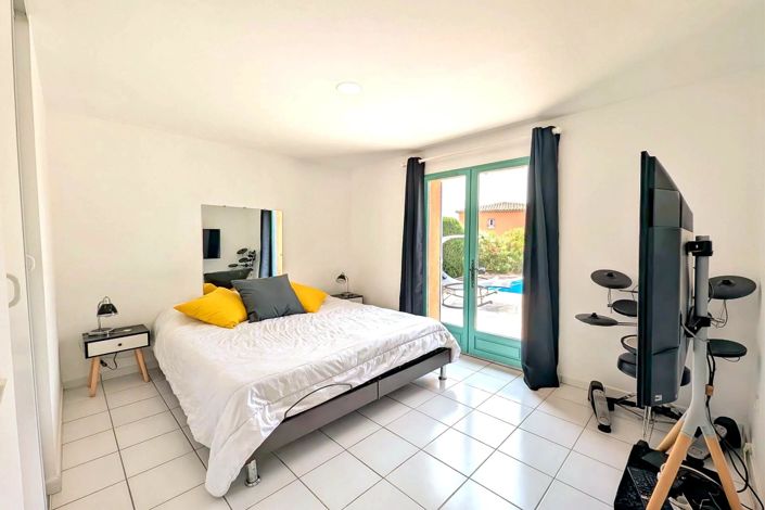 Image No.16-4 Bed House for sale