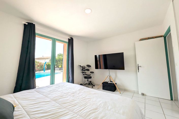 Image No.17-4 Bed House for sale