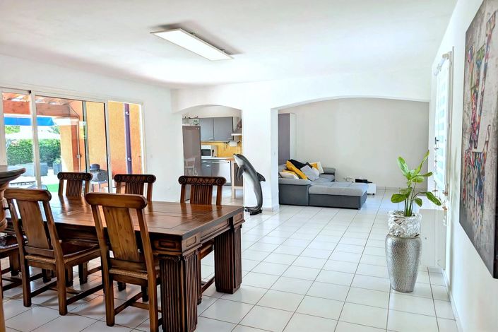 Image No.6-4 Bed House for sale