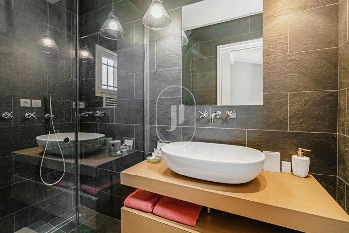 Image No.13-4 Bed House for sale