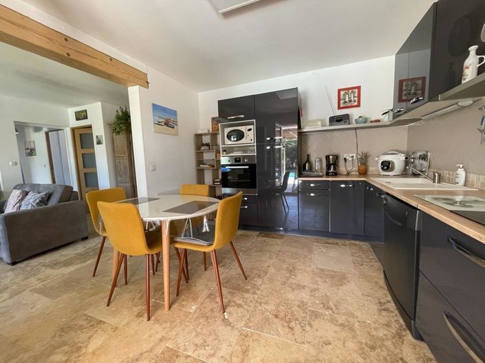 Image No.17-7 Bed House for sale