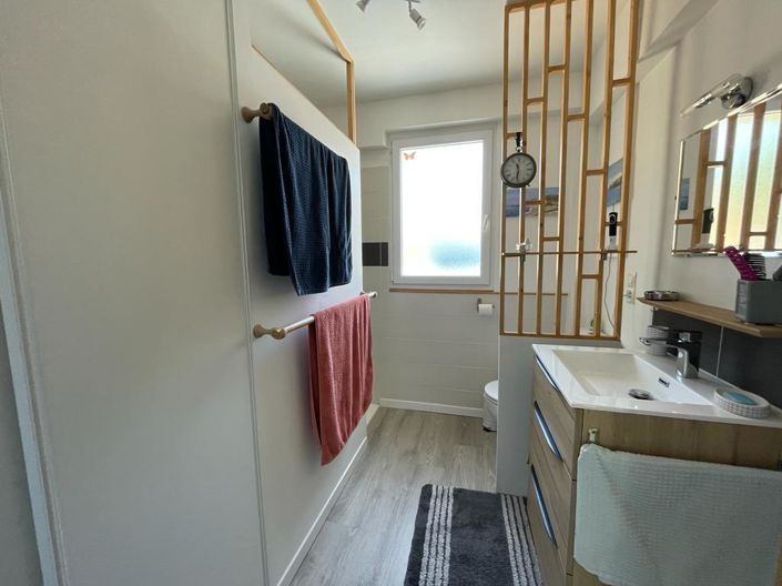 Image No.19-7 Bed House for sale