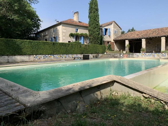 Image No.1-4 Bed House for sale
