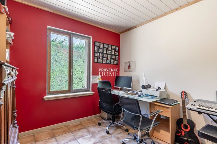 Image No.8-4 Bed House for sale