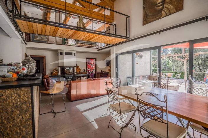 Image No.1-7 Bed House for sale