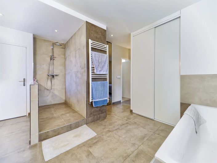 Image No.15-House for sale