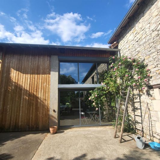 Image No.1-4 Bed House for sale