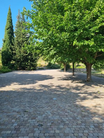 Image No.24-5 Bed House for sale