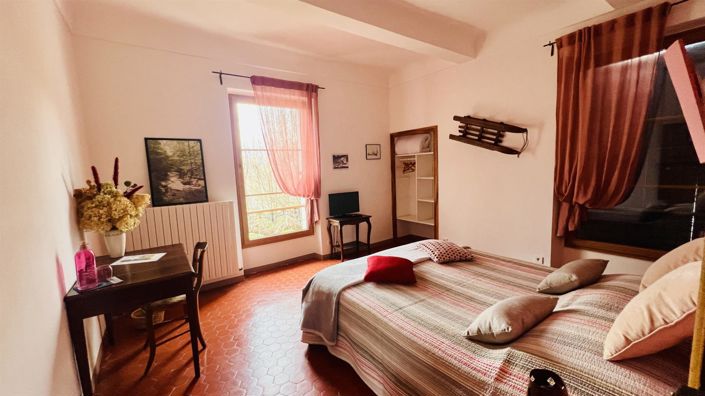 Image No.20-5 Bed House for sale