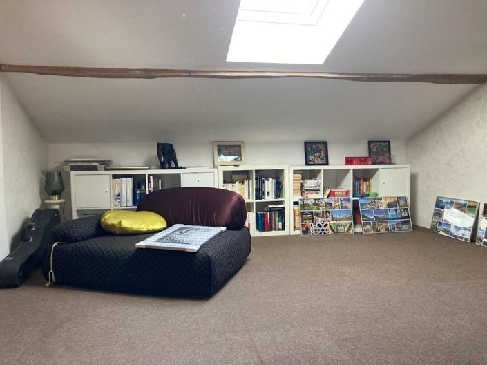 Image No.33-5 Bed House for sale