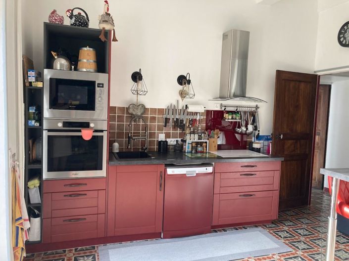 Image No.9-5 Bed House for sale