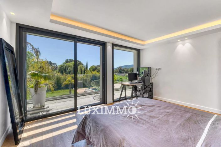 Image No.10-5 Bed House for sale