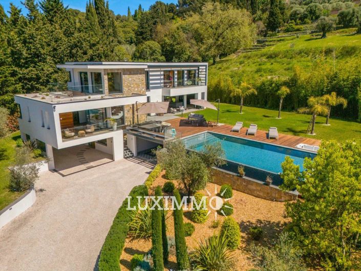 Image No.17-5 Bed House for sale