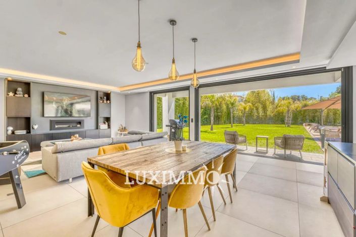 Image No.6-5 Bed House for sale