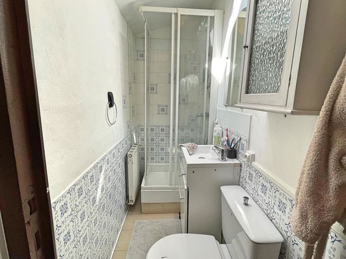 Image No.8-4 Bed House for sale