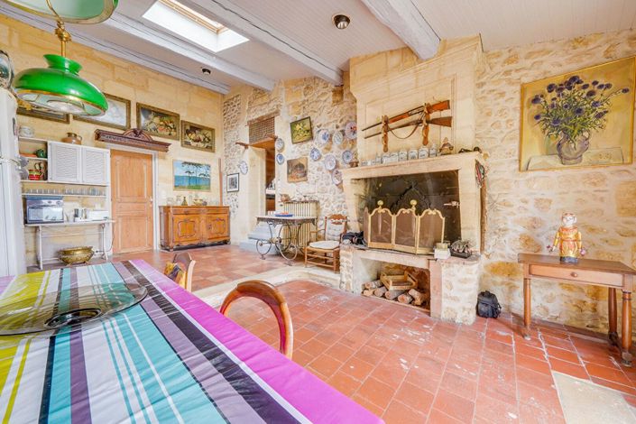 Image No.6-5 Bed House for sale