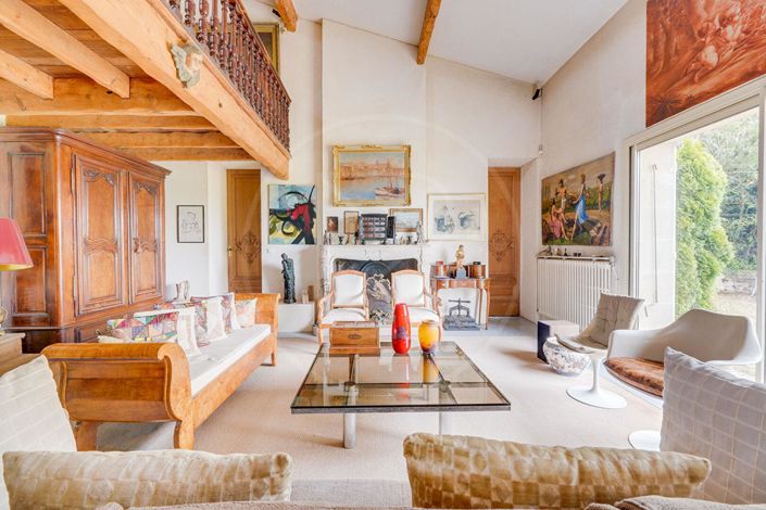 Image No.8-5 Bed House for sale