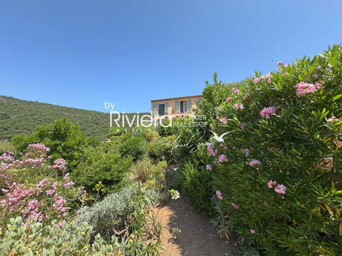 Image No.42-5 Bed House for sale