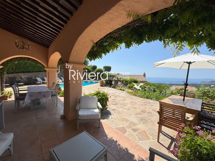 Image No.7-5 Bed House for sale