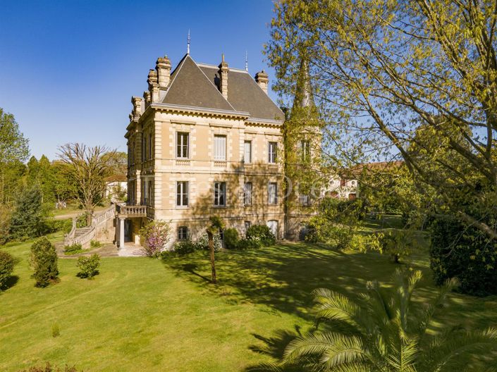 Image No.1-Propriété de 15 chambres à vendre à Habas
