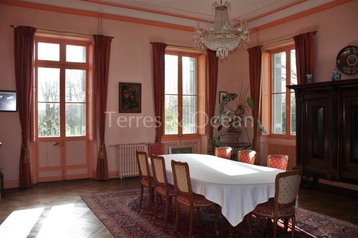 Image No.13-15 Bed Property for sale