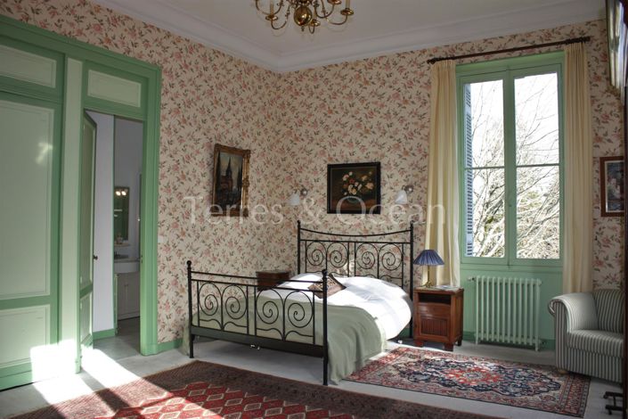 Image No.14-15 Bed Property for sale