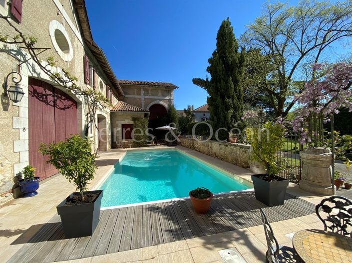 Image No.17-15 Bed Property for sale