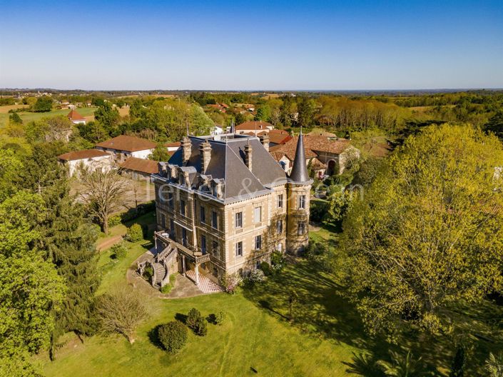 Image No.18-15 Bed Property for sale