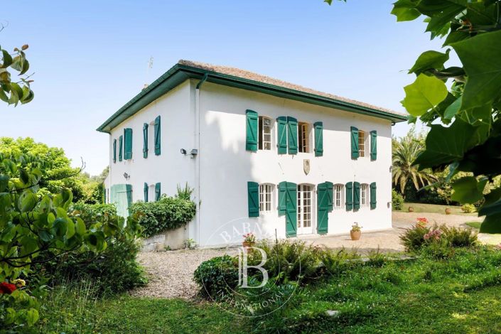 Image No.1-5 Bed House for sale