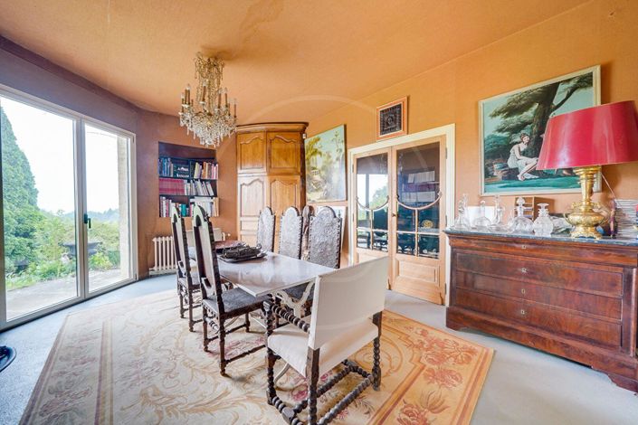 Image No.9-5 Bed House for sale