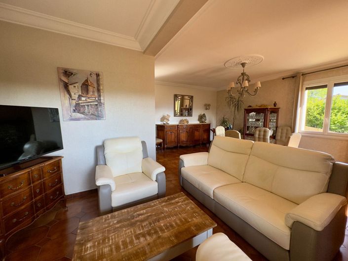 Image No.8-4 Bed House for sale