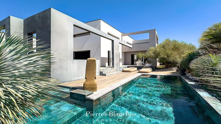 Image No.1-4 Bed House for sale