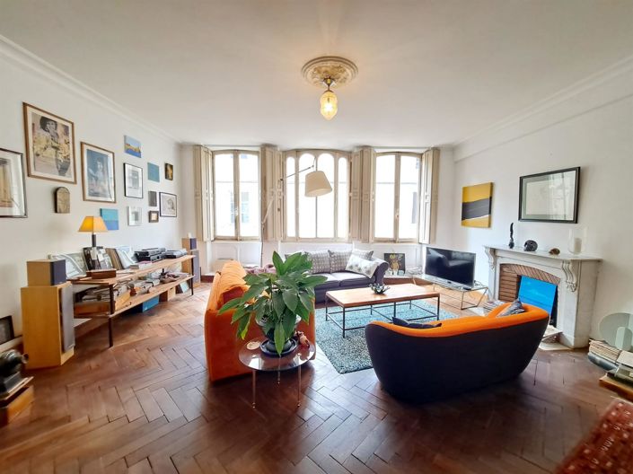 Image No.1-3 Bed House for sale