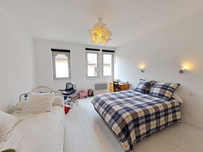 Image No.19-3 Bed House for sale