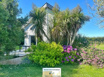 1 - Étretat, House