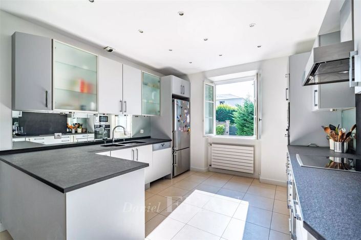 Image No.8-4 Bed Apartment for sale